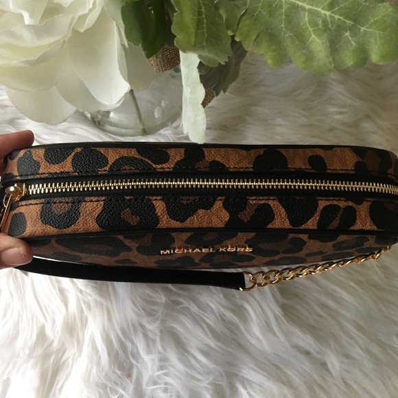 Last 1✨Michael Kors jet se Large leopard Crossbody - Picture 6 of 8